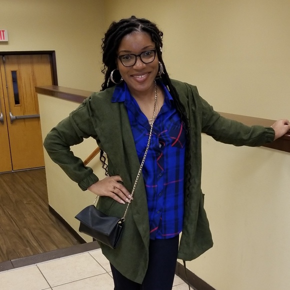 Meet your Posher, Paige - Picture 2 of 2